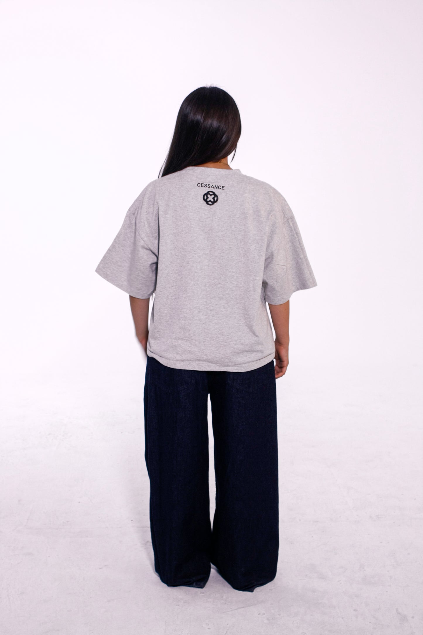 Camiseta Oversize Cropped Back Logo Grey